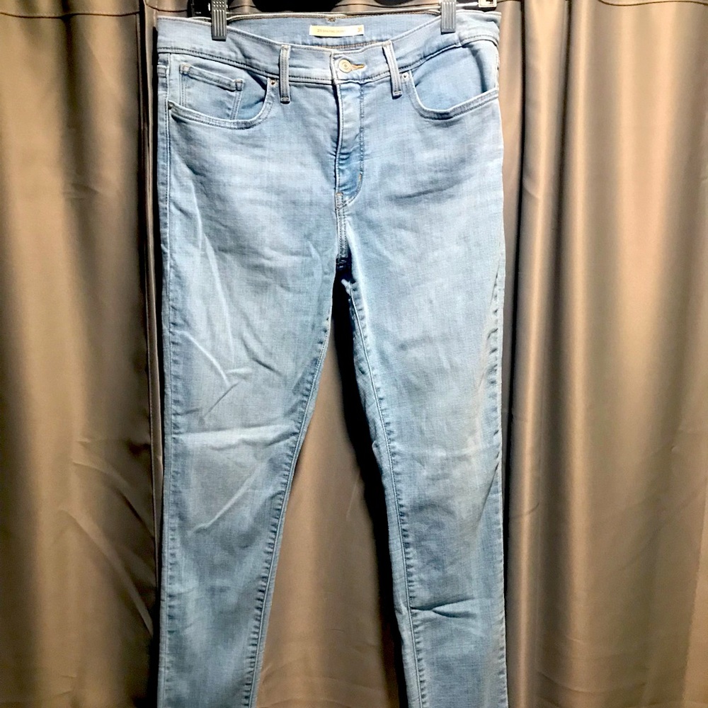 Levi's Women's Skinny Jeans in Light Blue